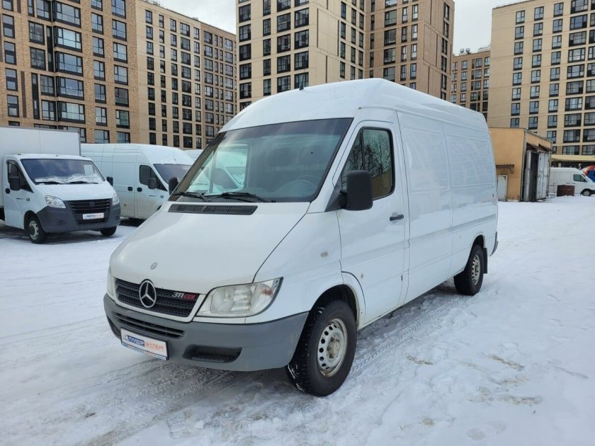 Мерседес цельнометаллический фургон