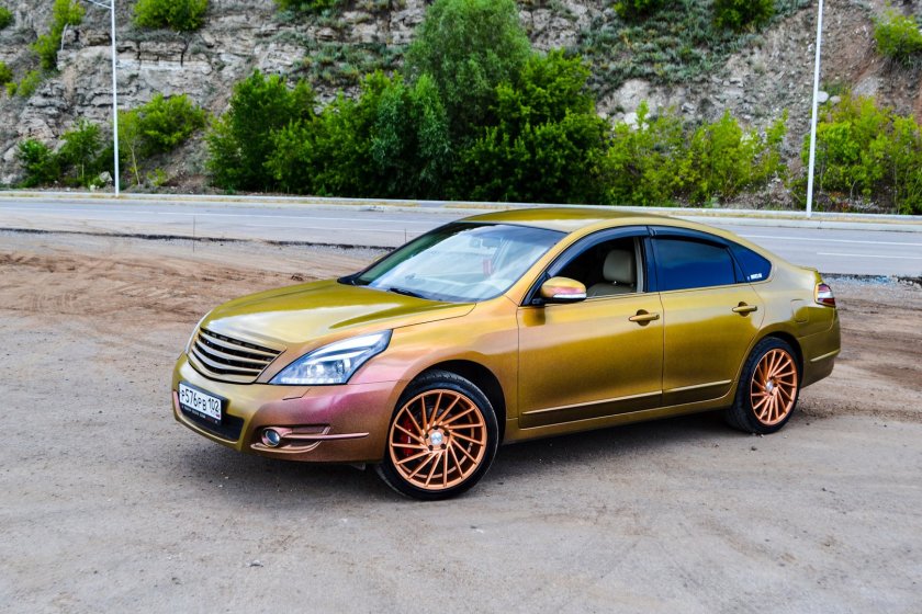 Nissan Teana Золотая