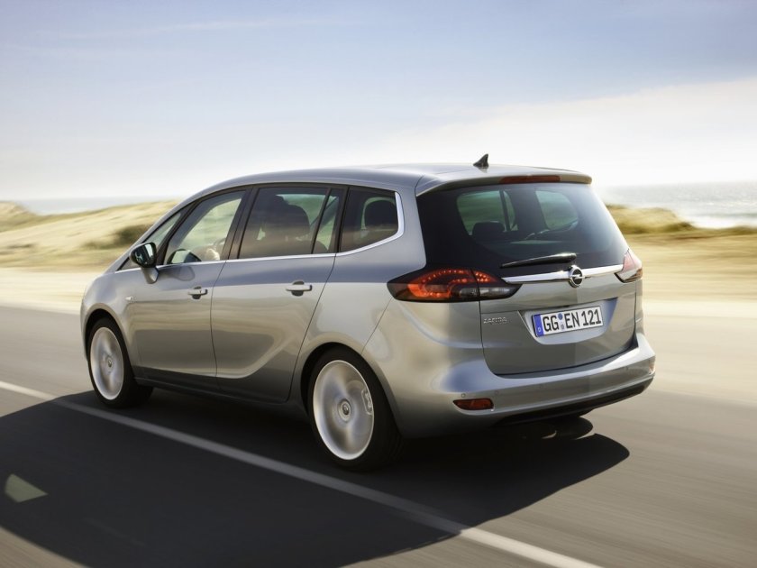 Opel Zafira компактвэны