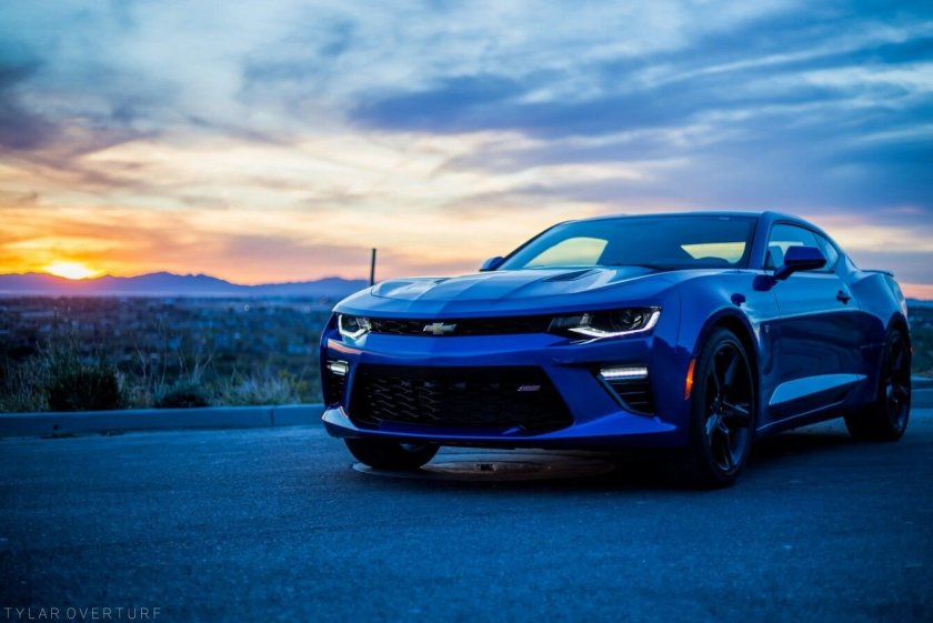 Chevrolet Camaro синий