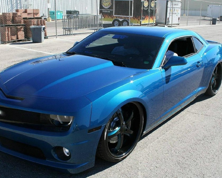 Chevrolet Camaro SS синяя