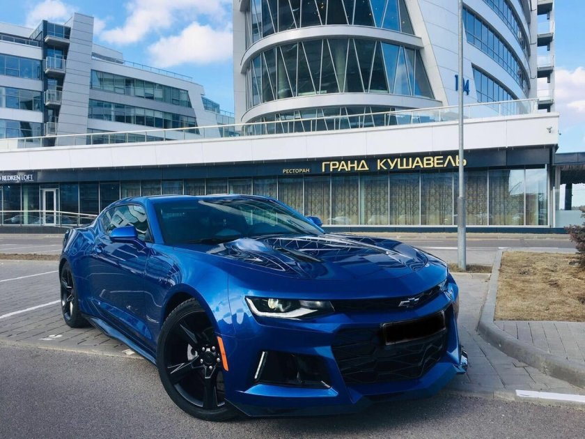 Chevrolet Camaro синий