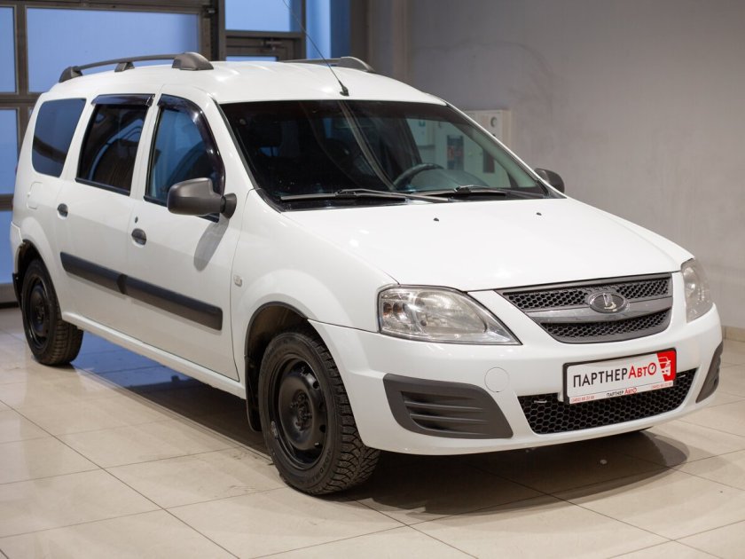 Фото Лада Ларгус на Fresh auto
