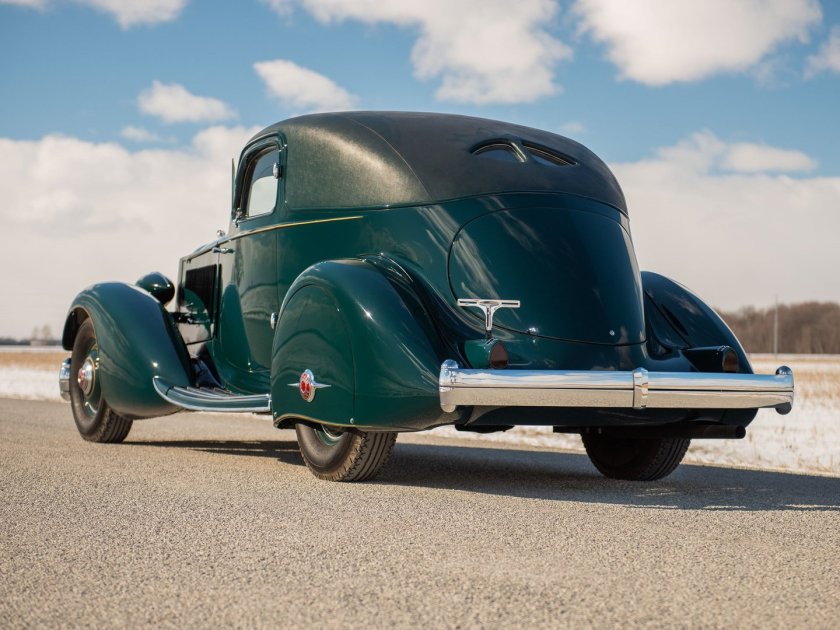 Packard Twelve
