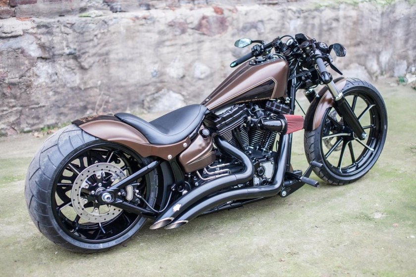 Мотоциклы Harley Davidson Breakout Custom