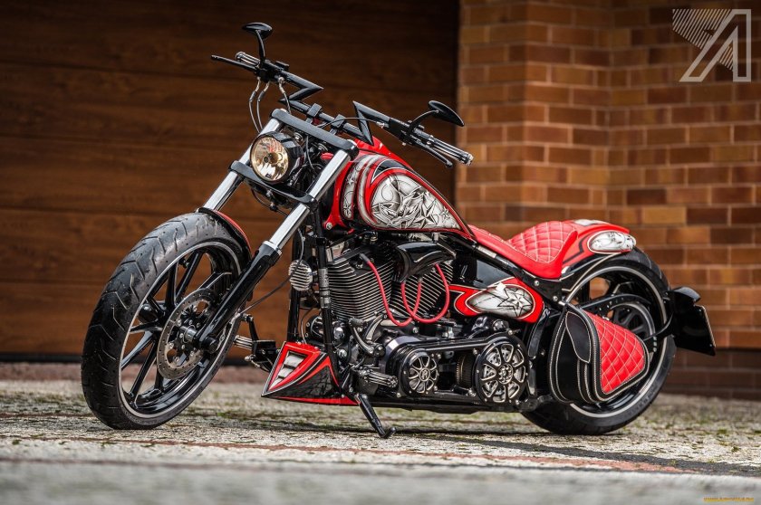 Мотоцикл Harley Davidson чоппер