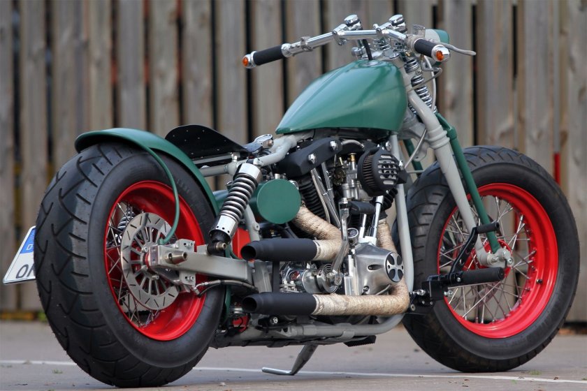 Мотоцикл боббер Harley Davidson