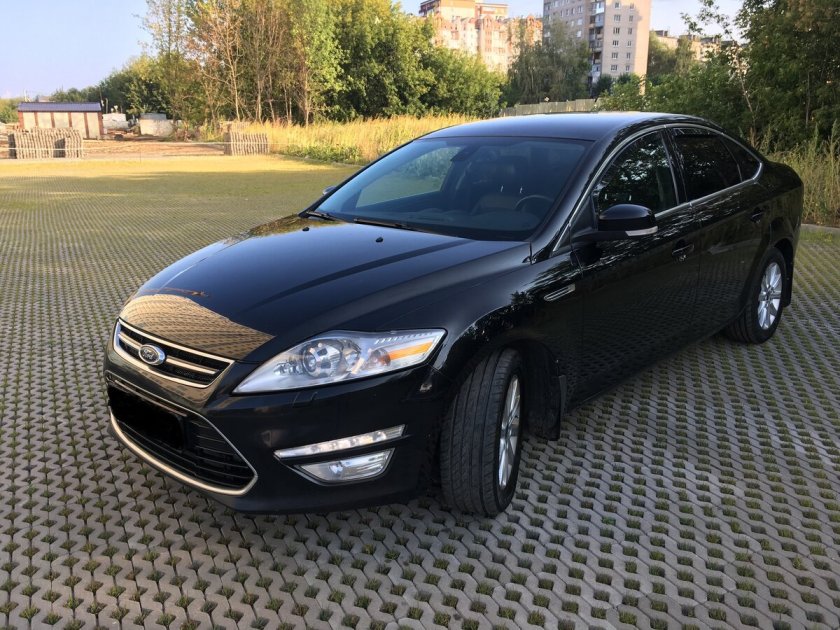 Ford Mondeo черный
