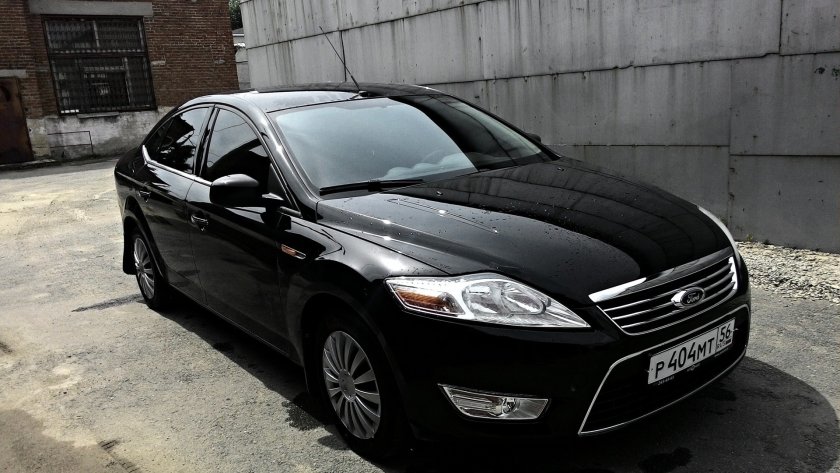 Ford Mondeo черный