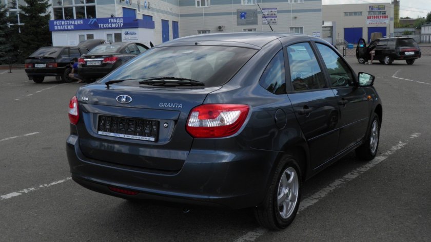 Granta Liftback Борнео
