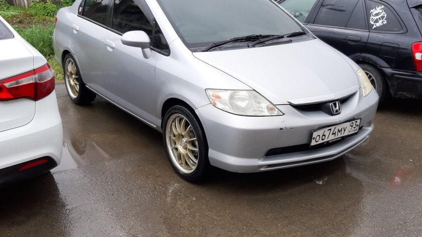 Honda Fit Aria на литье