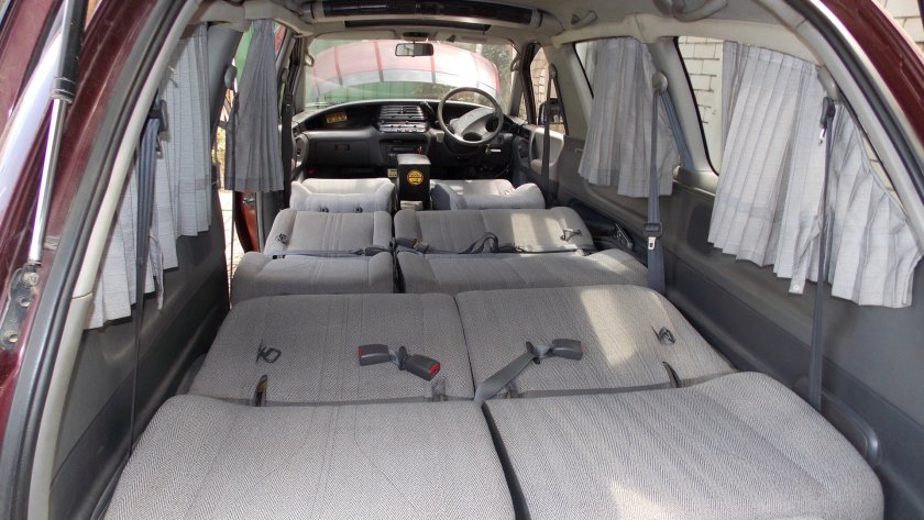 Toyota Estima lucida салон