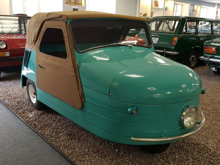 Трехколесный Советский автомобиль
