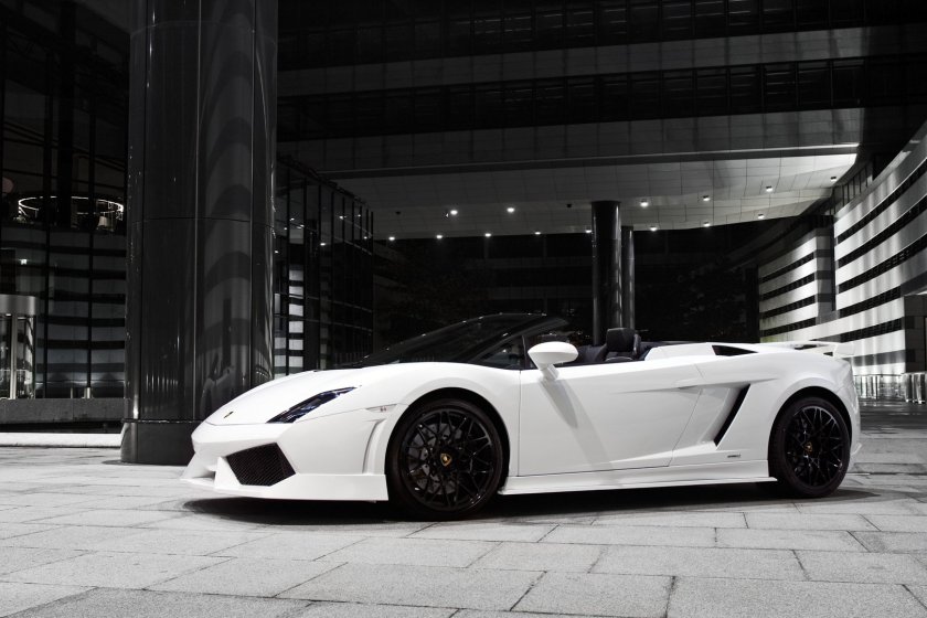 Lamborghini Gallardo белая