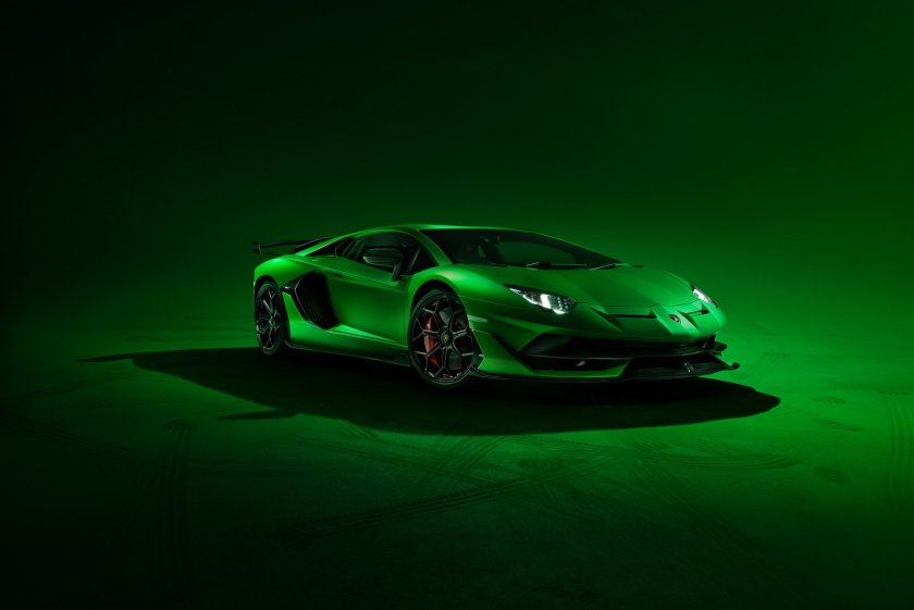 Lamborghini Aventador зеленый