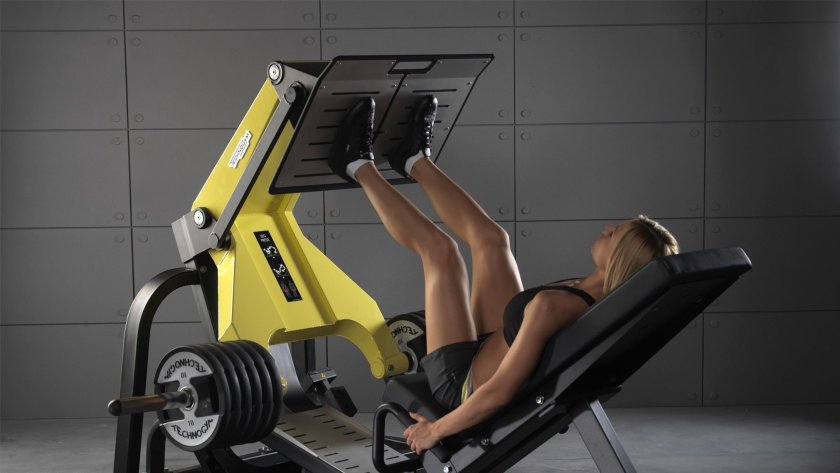 Technogym тренажеры жим ногами