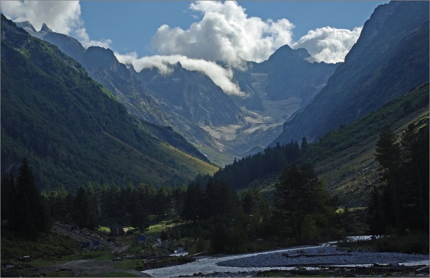 Махар Учкулан Долина