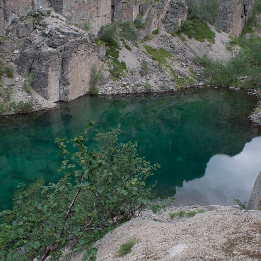 Ущелье АКУ АКУ озеро Изумрудное
