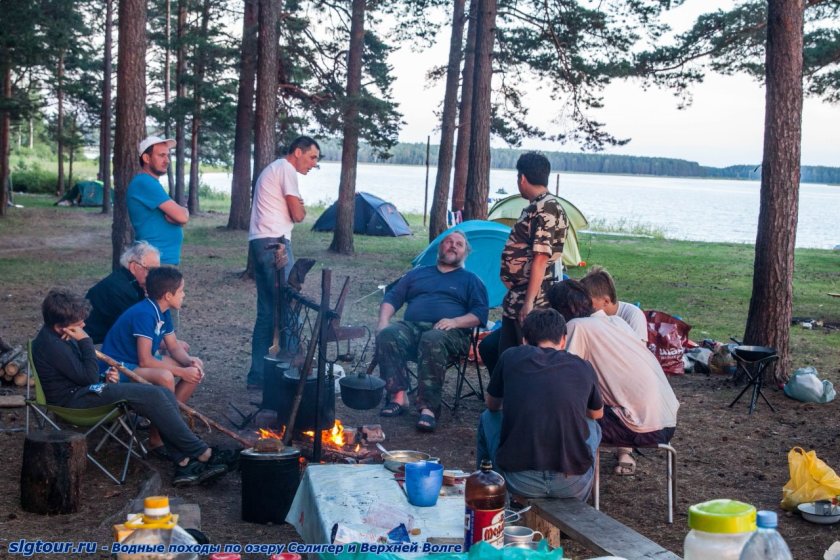 Селигер с палатками