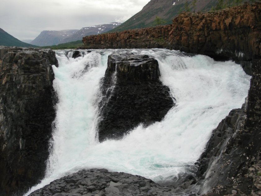 Иркиндинский водопад плато Путорана