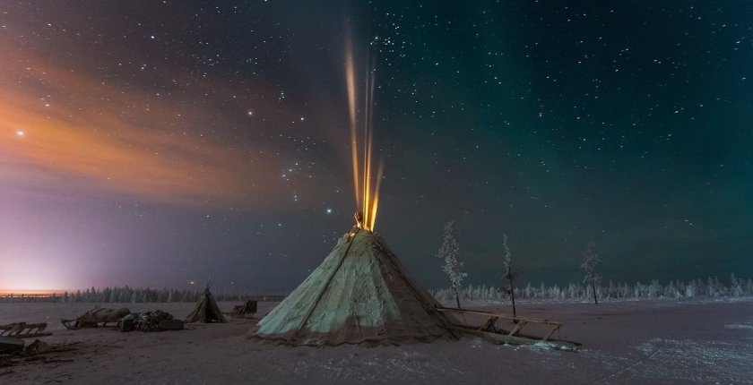 Чум тундра Северное сияние
