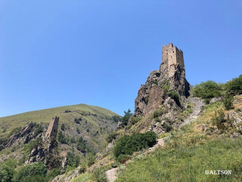 Путешествуйте по горам Кавказа
