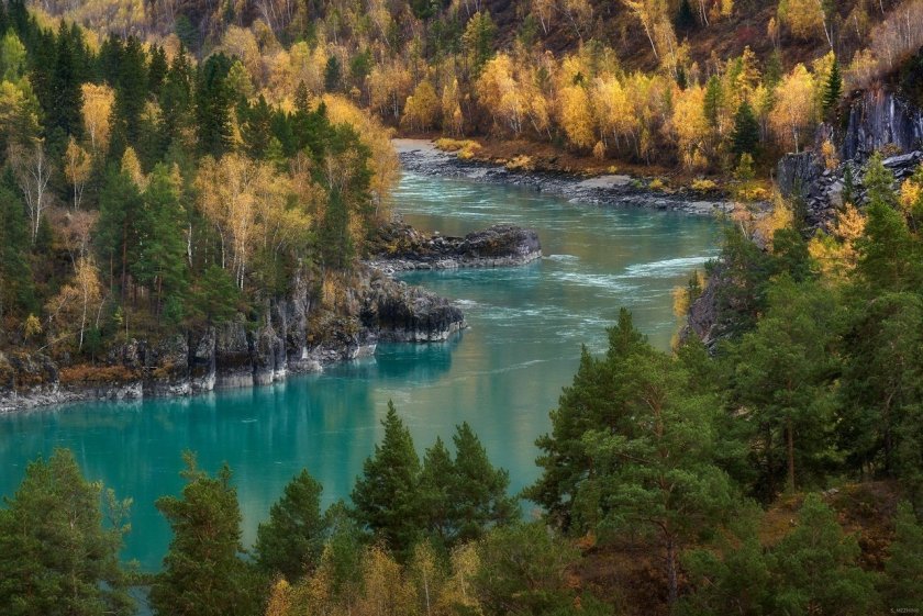 Катунь осенью на Алтае