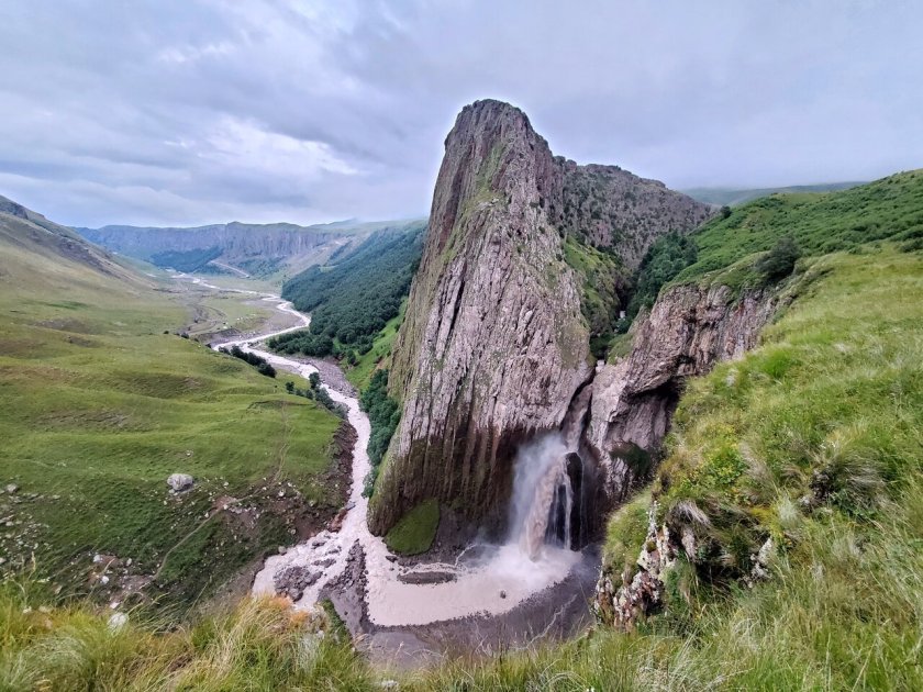 Водопад Эмир Джилы Су