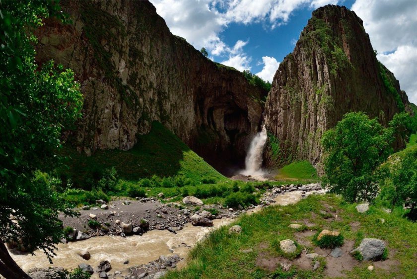 Водопад Каракая Джилы Су