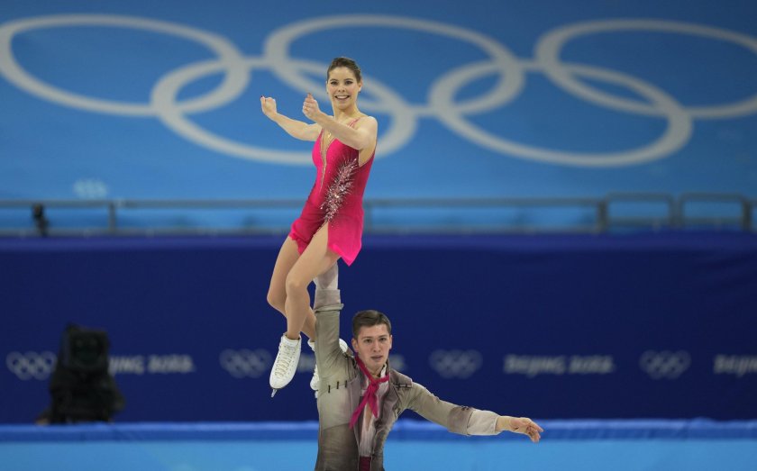 Настя Мишина фигуристка