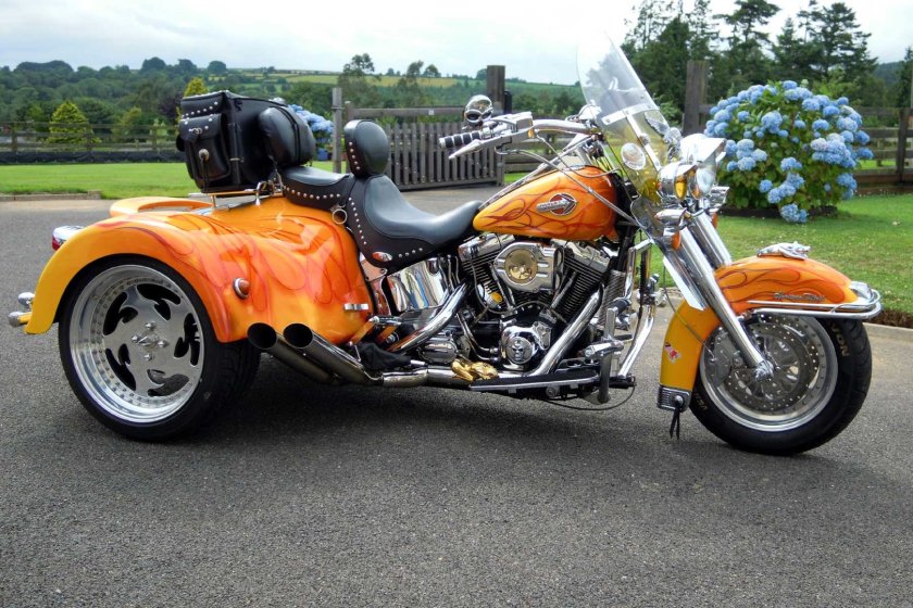 Трёхколёсный мотоцикл Harley Davidson