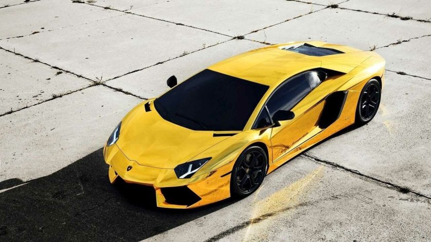 Золотой Lamborghini авентадор