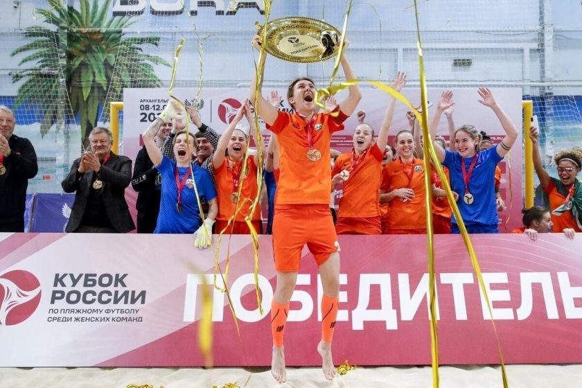 Пляжному футболу Кристалл