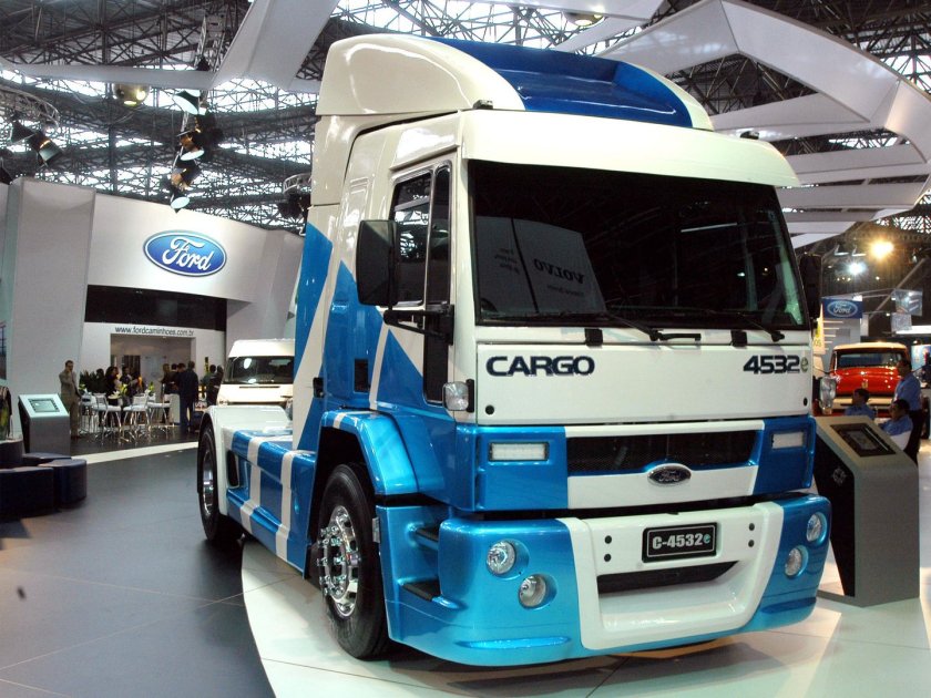Тягач Ford Cargo